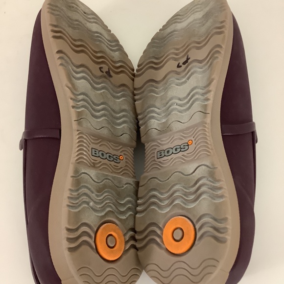 Bogs Woman’s Burgundy Sweet Pea Waterproof Slip on Shoes - Picture 5 of 5